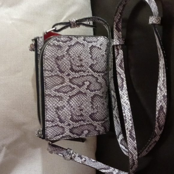 REISS LONDON ARNOTT MINI SNAKESKIN BAG - Picture 5 of 9